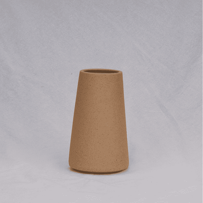 Inspiring Home Decor: Elegant Ceramic Vase – Timeless Accent for Any Room