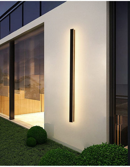 Outdoor Sleek Wall Light