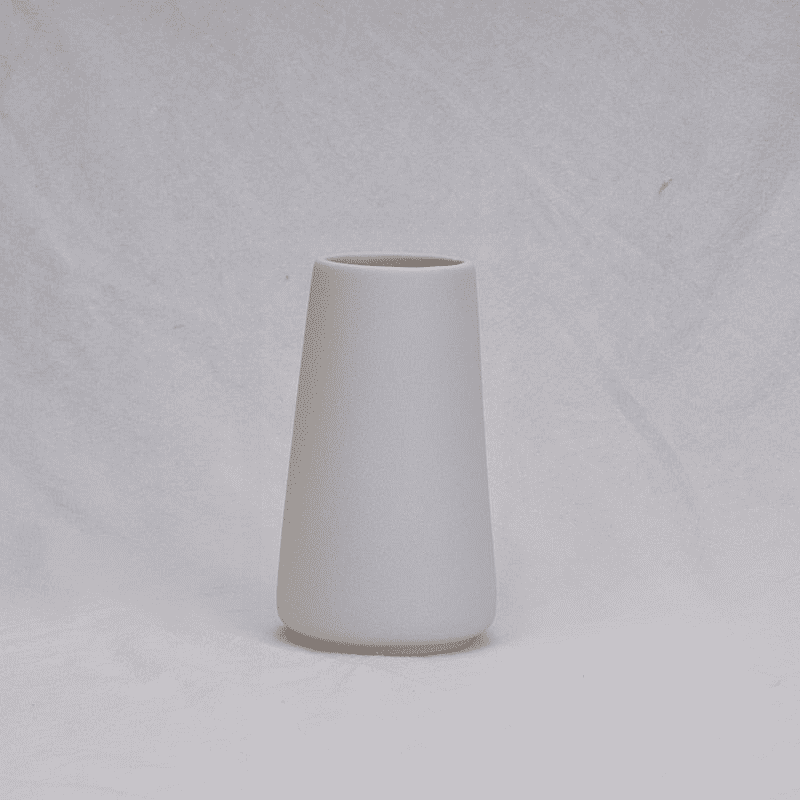 Inspiring Home Decor: Elegant Ceramic Vase – Timeless Accent for Any Room