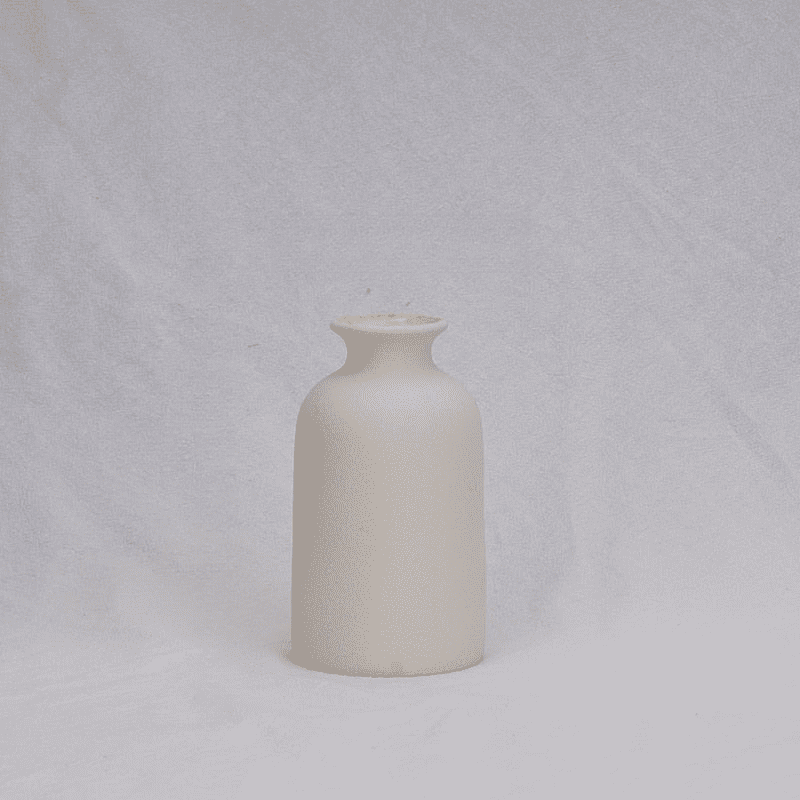 Inspiring Home Decor: Elegant Ceramic Vase – Timeless Accent for Any Room