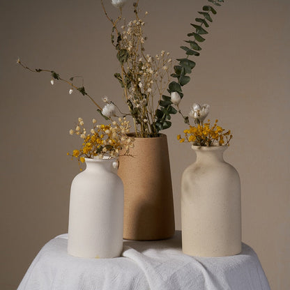 Inspiring Home Decor: Elegant Ceramic Vase – Timeless Accent for Any Room