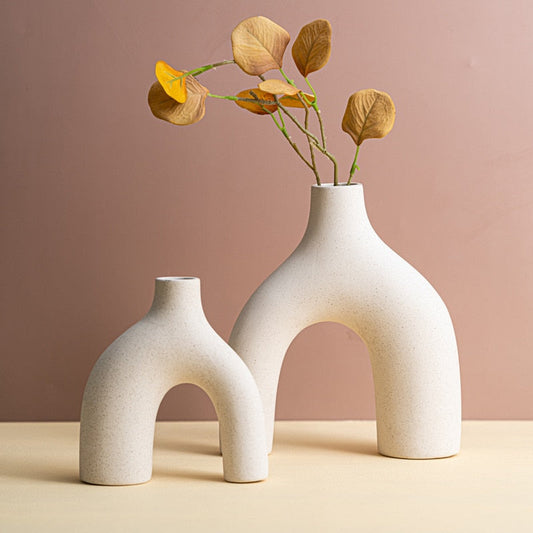 Exquisite White Ceramic Vase – Handmade, Sustainable, and Versatile for Floral Displays and Home Decor