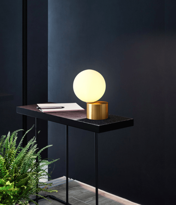 Edged Light – Touch-Activated Golden Lamp with Unique Design for Stylish Home Decor