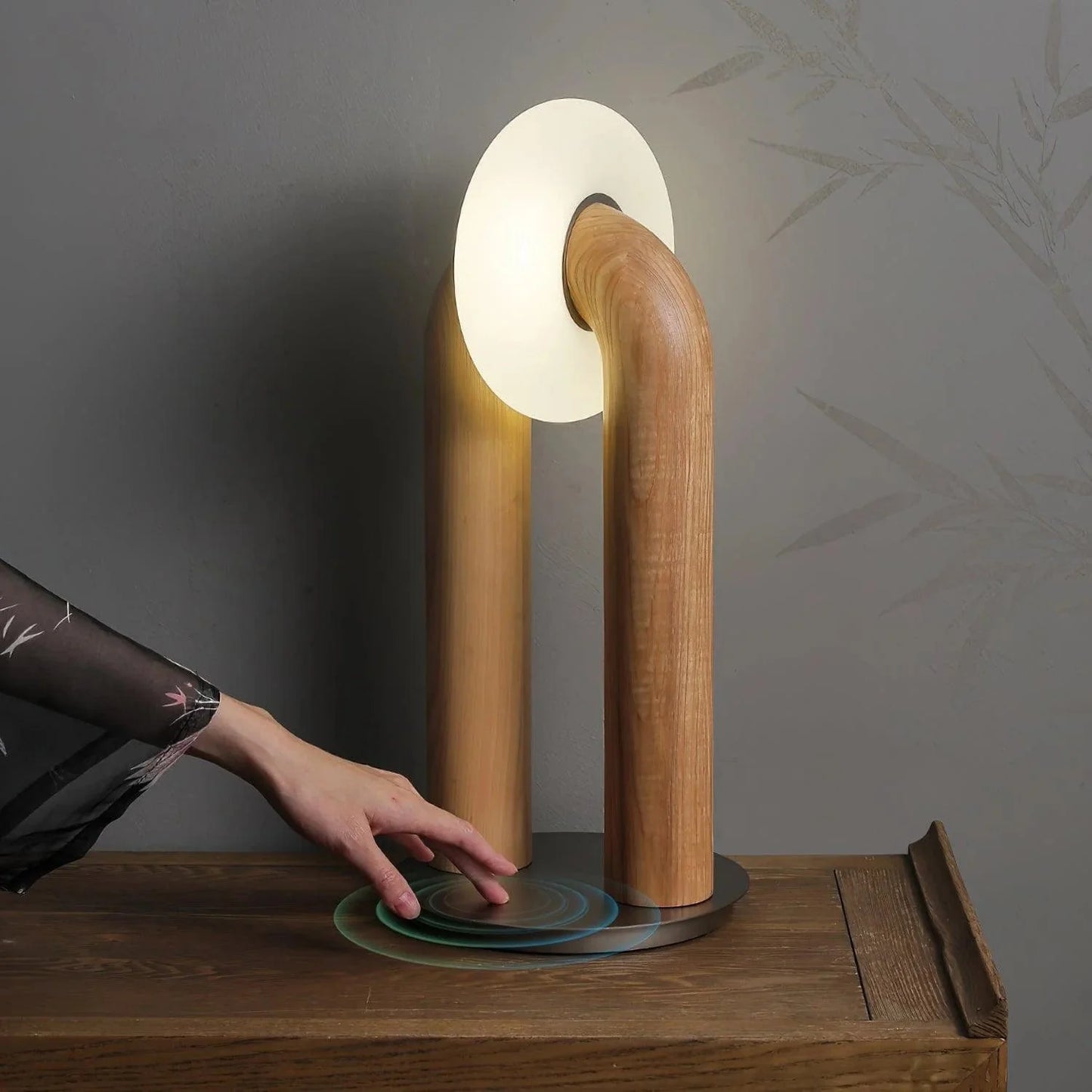 Lumière Arc – Modern Wooden Arch Lamp for Elegant Home and Office Decor