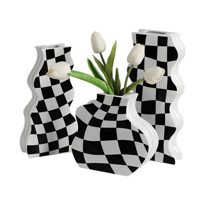 Black and White Ceramic Checkerboard Vase – Stylish Decorative Vase for Sophisticated Home Decor