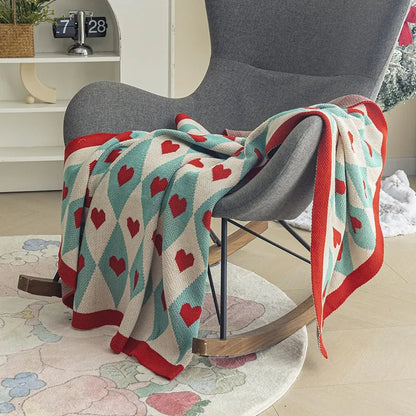 Comfortable & Cosy Hearts Sofa Blanket - 150x130cm Snuggly Polyester/Cotton Throw for Lounging and Napping