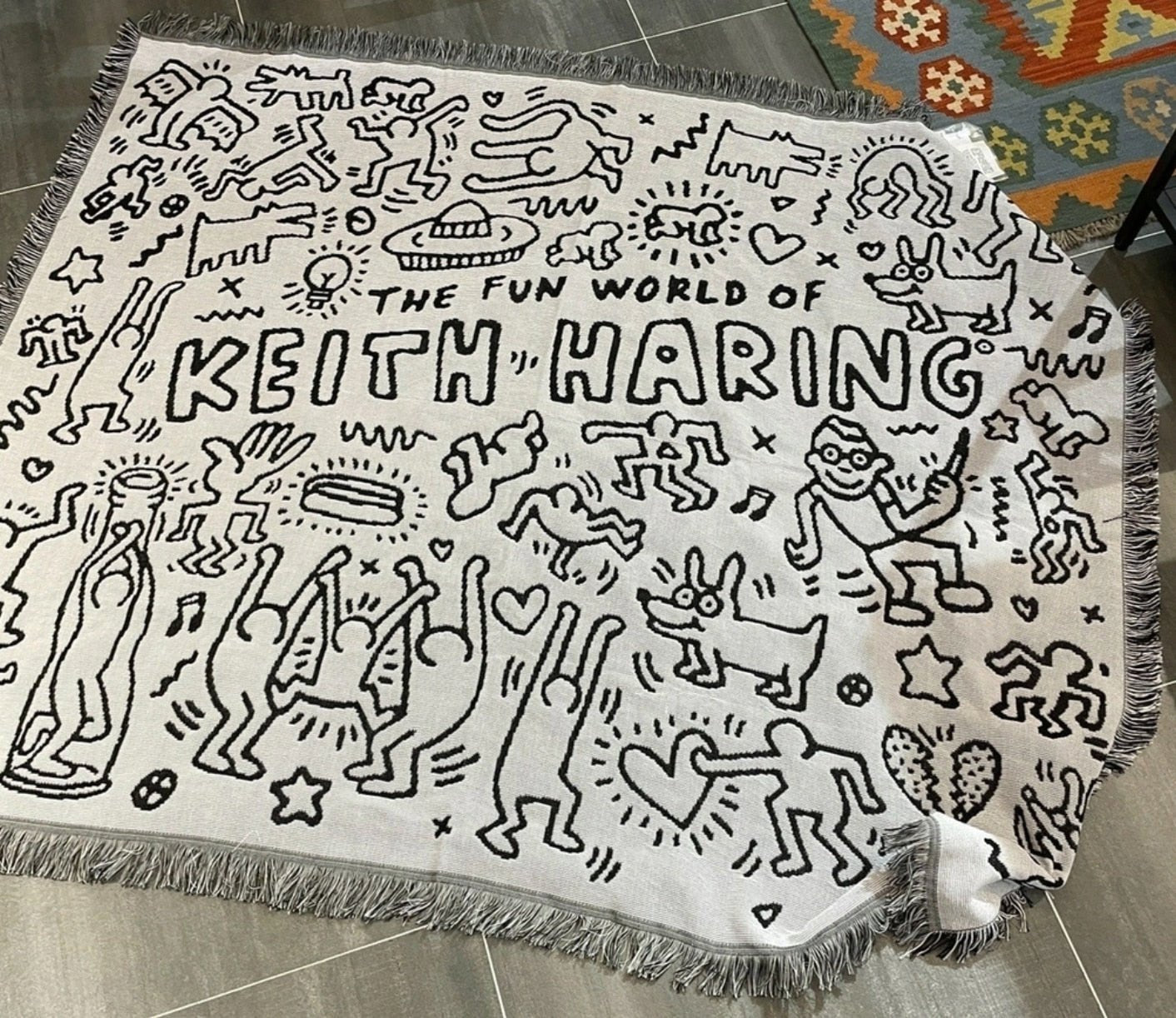 Keith Haring Jigsaw Throw Blanket - Jacquard Woven Graffiti Design with Tassels, Polyester/Cotton Anti-Pilling Blanket