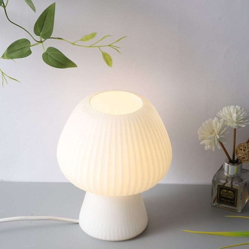 Charming Lola Vintage Table Lamp