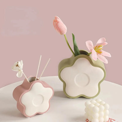 Whimsical Pastel Flower Shaped Ceramic Vase – Playful Decor for Fresh Floral Arrangements