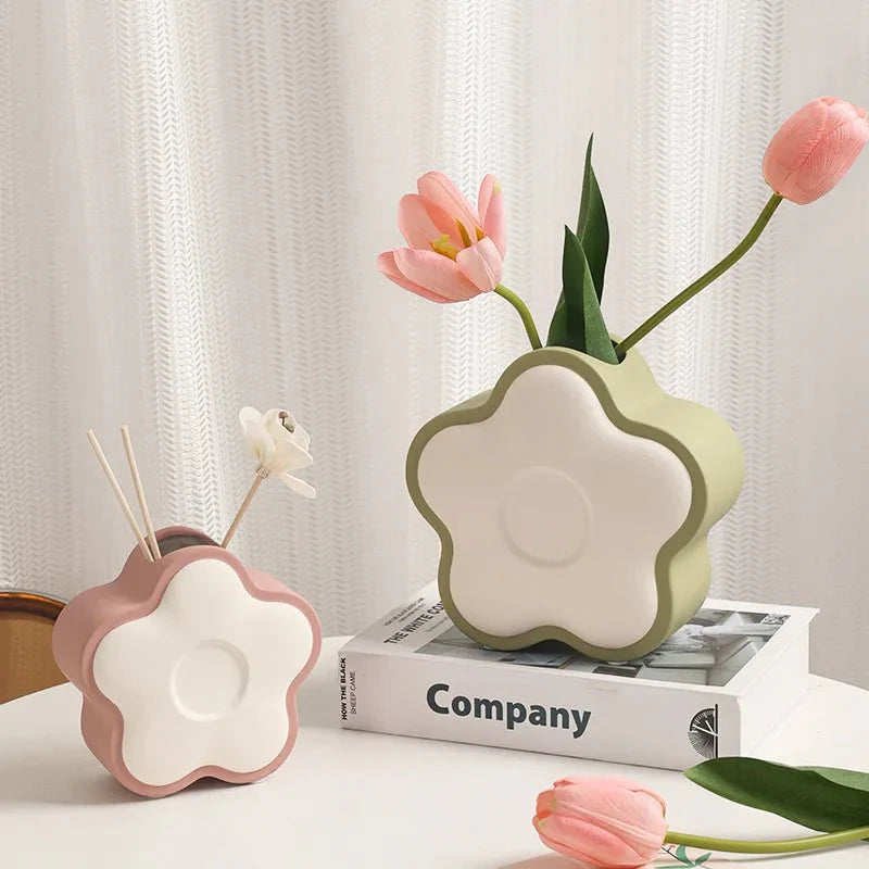 Whimsical Pastel Flower Shaped Ceramic Vase – Playful Decor for Fresh Floral Arrangements