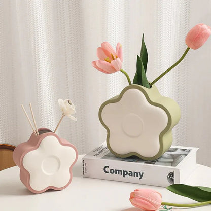 Whimsical Pastel Flower Shaped Ceramic Vase – Playful Decor for Fresh Floral Arrangements