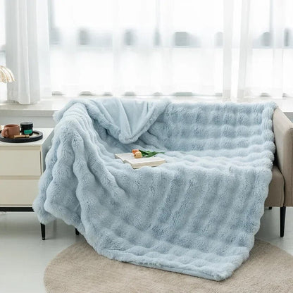 Super Soft Plush Winter Blanket - Ultra-Cozy Anti-Pilling Fleece Blanket for Bed or Sofa, Perfect for Cold Weather