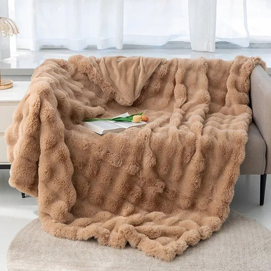 Super Soft Plush Winter Blanket - Ultra-Cozy Anti-Pilling Fleece Blanket for Bed or Sofa, Perfect for Cold Weather